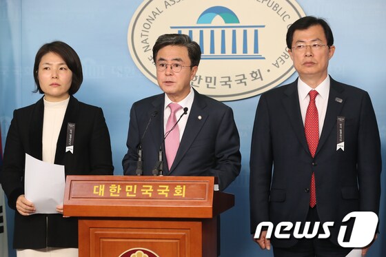 '김학의 사건 관련 청와대 재수사 지시는 표적수사'