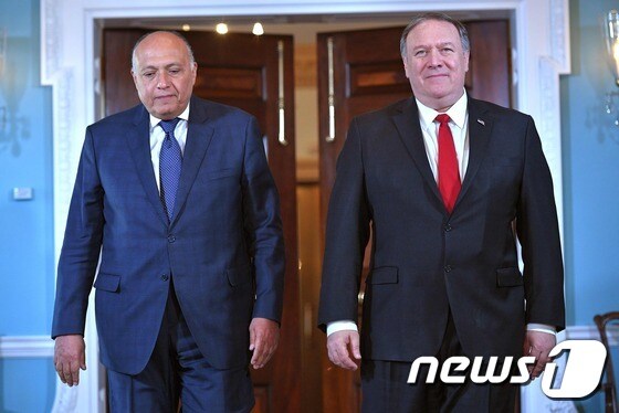 [사진] 이집트 외교와 회담장으로 가는 폼페이오