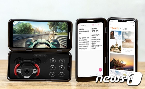 LG전자 첫 5G 스마트폰 V50 씽큐(ThinQ)와 듀얼스크린.  (LG전자 제공) 2019.3.31/뉴스1