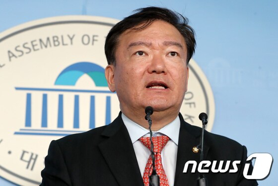 민경욱 자유한국당 대변인. 뉴스1 © News1 이종덕 기자