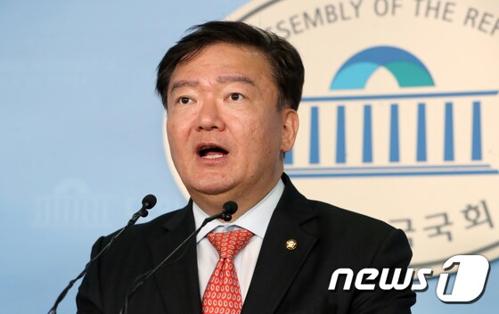 민경욱 자유한국당 대변인. 2019.4.16/뉴스1 © News1 이종덕 기자