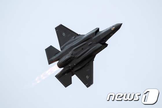 일본 항공자위대 소속 F-35A 스텔스 전투기. © AFP=뉴스1