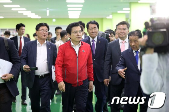 인천 기업 찾은 황교안 자유한국당 대표
