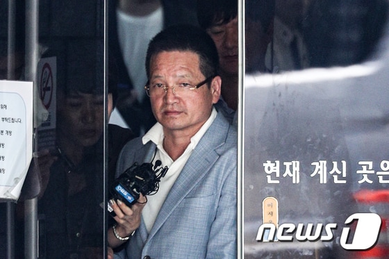 '별장 성접대 의혹' 핵심인물 윤중천 구속
