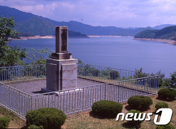 강원 화천군 간동면 구만리에 세워져 있는 파로호 기념비 © News1 홍성우 기자