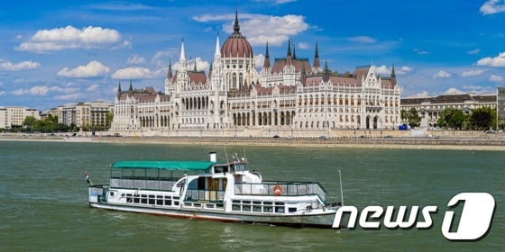 헝가리 유람선 '허블레아니' (파노라마 데크 홈페이지) © 뉴스1