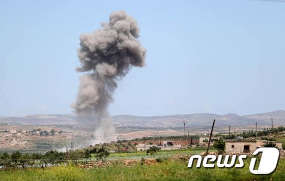 시리아 북서부 이들립 공습 현장. © AFP=뉴스1