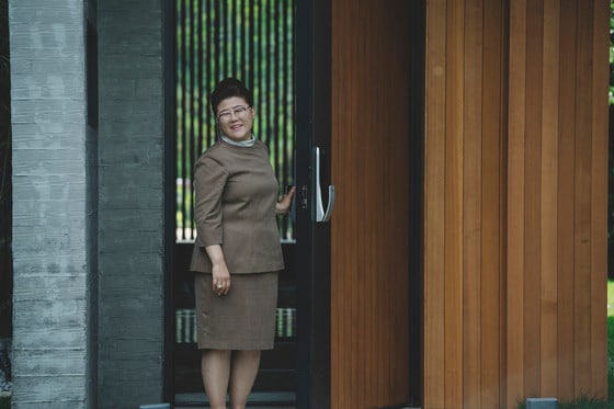 영화에서 배우 이정은이 북한 아나운서를 흉내내는 장면이 나온다<영화 기생충 스틸사진>  © 뉴스1