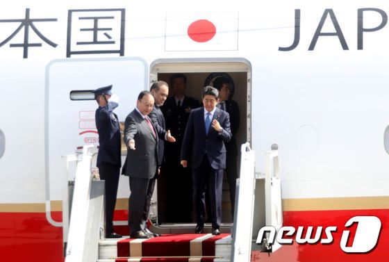 이란을 방문한 아베 신조(安倍晋三) 일본 총리. © AFP=뉴스1