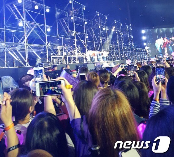 16일 부산에서 열린 방탄소년단의 2차 팬미팅 공연 현장.2019.06.16/(독자제공)© 뉴스1
