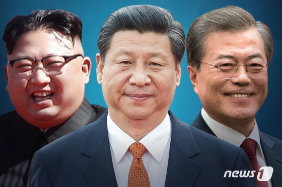 김정은 북한 조선노동당 총비서와 시진핑 중국 국가주석, 문재인 대통령(왼쪽부터). © News1 DB