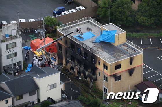 18일 방화 사건이 발생한 일본 교토애니메이션 제1스튜디오 건물. © AFP=뉴스1