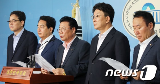 한국당, '문재인 정부 야당 탄압 수사 중단하라'