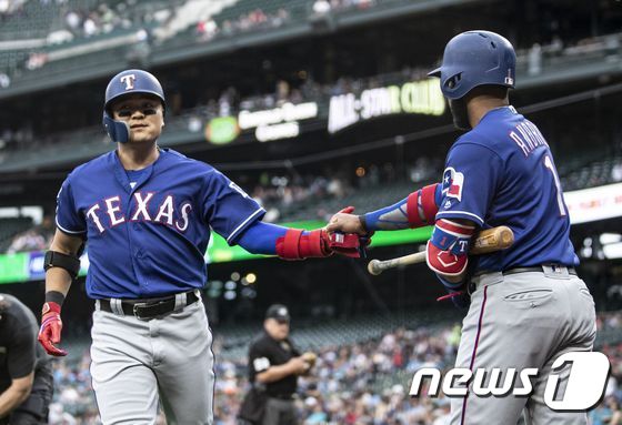 텍사스 레인저스 추신수가 시즌 17호 홈런을 날렸다. © AFP=뉴스1