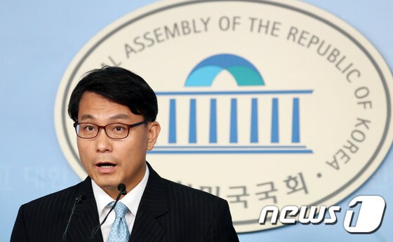 윤상현 자유한국당 의원2019.7.26/뉴스1 © News1 김명섭 기자