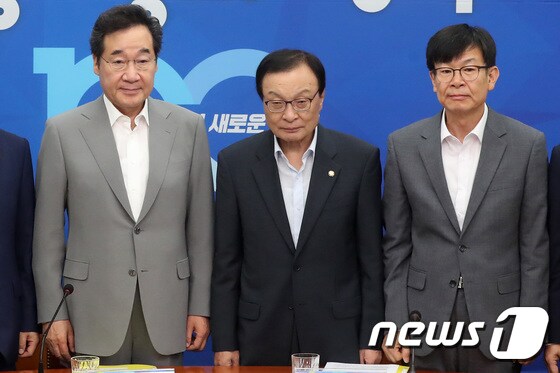 이낙연 국무총리(왼쪽부터), 이해찬 더불어민주당 대표, 김상조 정책실장. © News1 임세영 기자