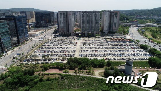 현재 주차장으로 사용되고 있는 삼평동 판교구 청사 예정부지(뉴스1 DB) © News1 