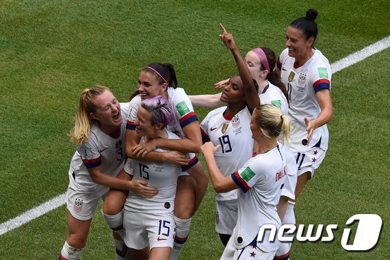 미국 여자축구 대표팀이 2019 프랑스 FIFA 여자월드텁 우승을 차지했다. © AFP=뉴스1