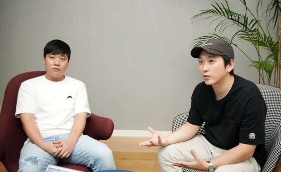 JTBC '캠핑클럽' 정승일 마건영 PD(왼쪽부터) /JTBC 제공© 뉴스1