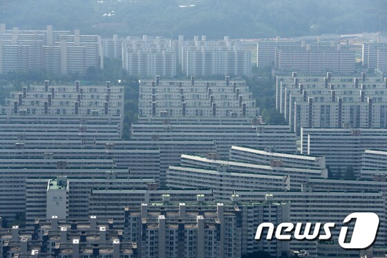 서울 강남의 한 아파트 단지. 2019.8.22/뉴스1 © News1 이승배 기자