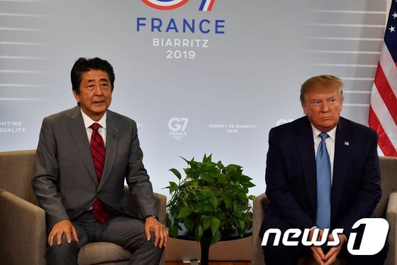 도널드 트럼프 미국 대통령과 아베 신조(安倍晋三) 일본 총리 © AFP=뉴스1