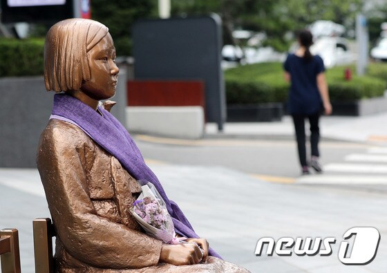 서울 종로구 옛 일본대사관 앞 평화의 소녀상. /뉴스1 © News1 박세연 기자