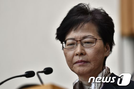 5일 기자회견에 나선 캐리 람 홍콩 행정장관. © AFP=뉴스1
