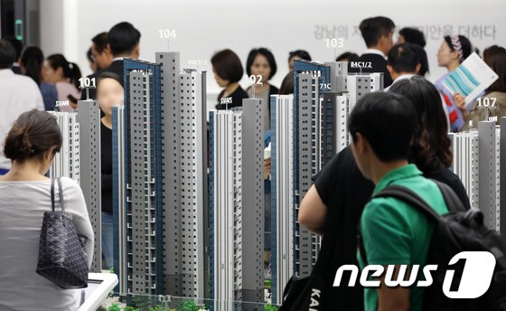 자료사진. 서울 지역의 한 신규 분양 아파트 모델하우스(견본주택)의 모습.© News1 이동해 기자