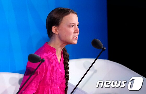 23일 유엔 기후정상회의에 참석해 발언하는 그레타 툰베리. © 로이터=뉴스1
