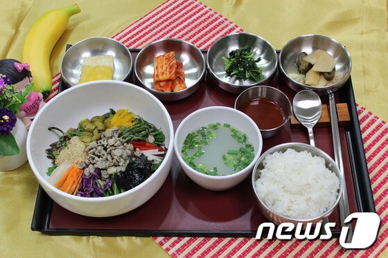 섬진강휴게소(순천 방향) '청매실재첩비빔밥'. © 뉴스1