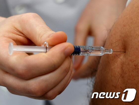 독감 백신 접종 <자료사진> © 로이터=뉴스1