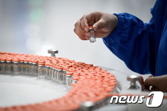 중국이 개발중인 코로나19 백신 © AFP=뉴스1