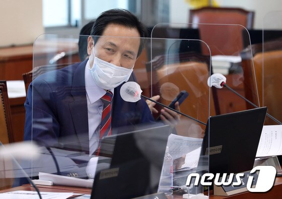 우상호 더불어민주당 의원. 2020.10.8/뉴스1 © News1 박세연 기자