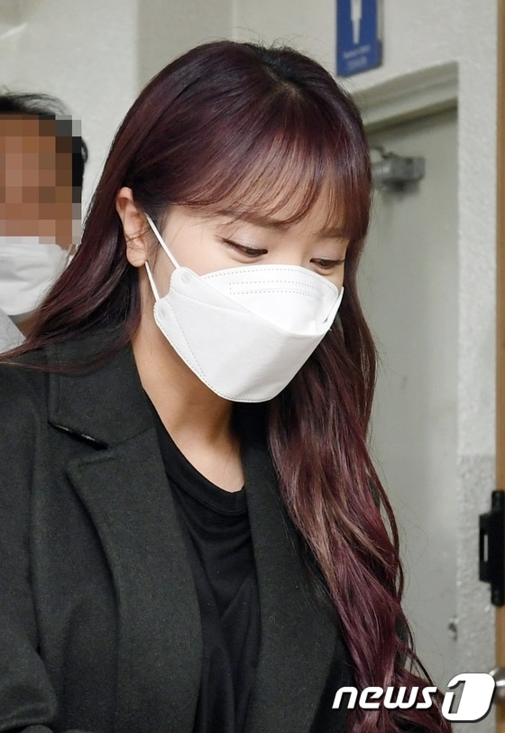 석사 논문 표절 논란에 휩싸인 가수 홍진영 자료사진.© 뉴스1