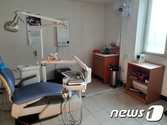 지난 4일 대전 벧엘의집이 운영하는 무료진료소 '희망진료센터' 내부 모습. 코로나19로 치과 진료가 이뤄지지 않고 있다. 2020.12.4/뉴스1 © News1 박동해