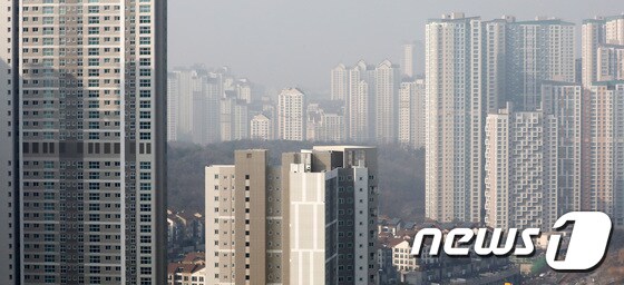 경기도 수원시내 아파트의 모습. 2020.2.14/뉴스1 © News1 조태형 기자