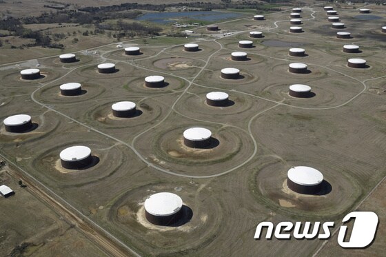 미국 오클라호마주 원유 저장탱크 © 로이터=뉴스1