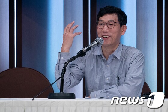진중권 전 동양대 교수 2020.2.21/뉴스1 © News1 이승배 기자
