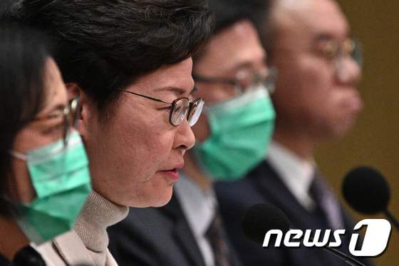 캐리 람 홍콩 행정장관. (왼쪽에서 두 번째) © AFP=뉴스1