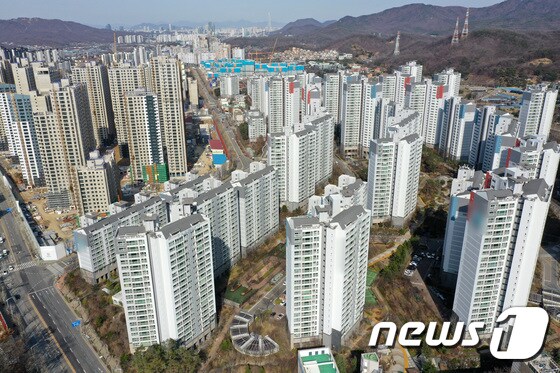 경기도 과천 지역의 아파트 단지들. 2020.3.13/뉴스1 © News1 조태형 기자