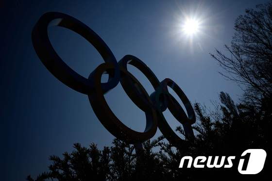 IOC가 도쿄 올림픽 개최를 두고 세부 논의를 진행하겠다고 밝혔다. 대회 연기는 불가피해 보인다. © AFP=뉴스1
