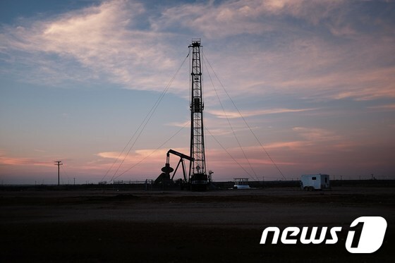 미국 텍사스주 소재 한 석유시추 설비  © AFP=뉴스1