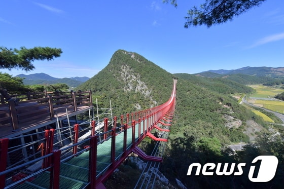 전북 순창군에 위치한 채계산 출렁다리 모습./© 뉴스1
