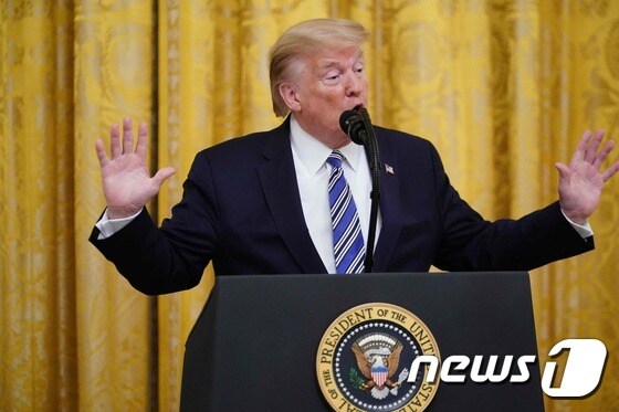 트럼프 미국 대통령이 지난달 28일 백악관에서 열린 중소기업 지원행사서 연설하고 있다. © AFP=뉴스1 © News1 