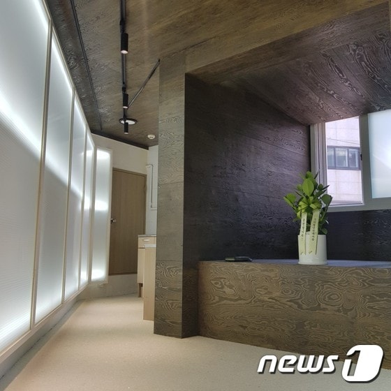 SH공사가 신월동 반지하 공간을 개조한 청년 작가 전시·교육 공간. © 뉴스1