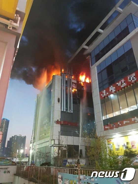 경기 하남시 망월동 음식점 화재. (경기도소방재난본부 제공)© 뉴스1