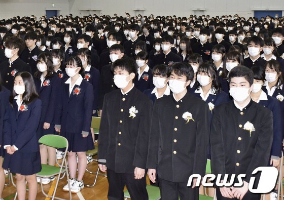지난 3월2일 일본 나고야시 소재 고요 고등학교에서 졸업식이 열리고 있다. © 로이터=뉴스1