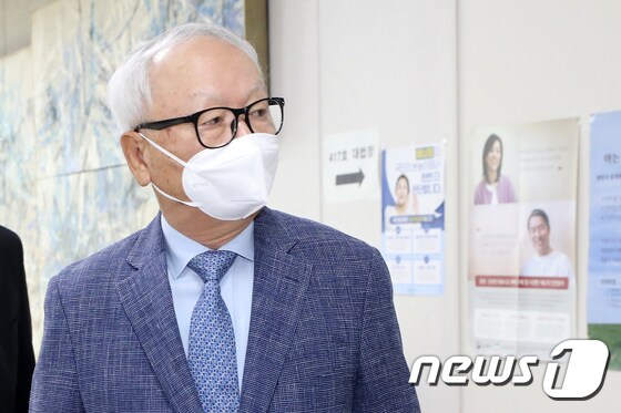 박근혜 정부 당시 국정원 특수활동비를 청와대에 상납한 혐의를 받고 있는 이병호 전 국정원장/뉴스1 © News1 이동해 기자
