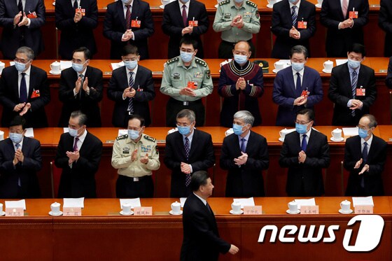 시진핑 주석이 21일 시작된 정협 개막식에 참석하기 위해 걸어 들어오고 있다. © 로이터=뉴스1 © News1 박형기 기자