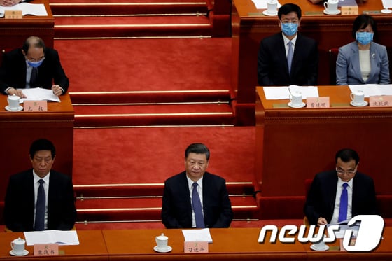 시진핑 주석 등 중국 지도부가 정협 개막식에 참석하고 있다.  © 로이터=뉴스1 © News1 박형기 기자